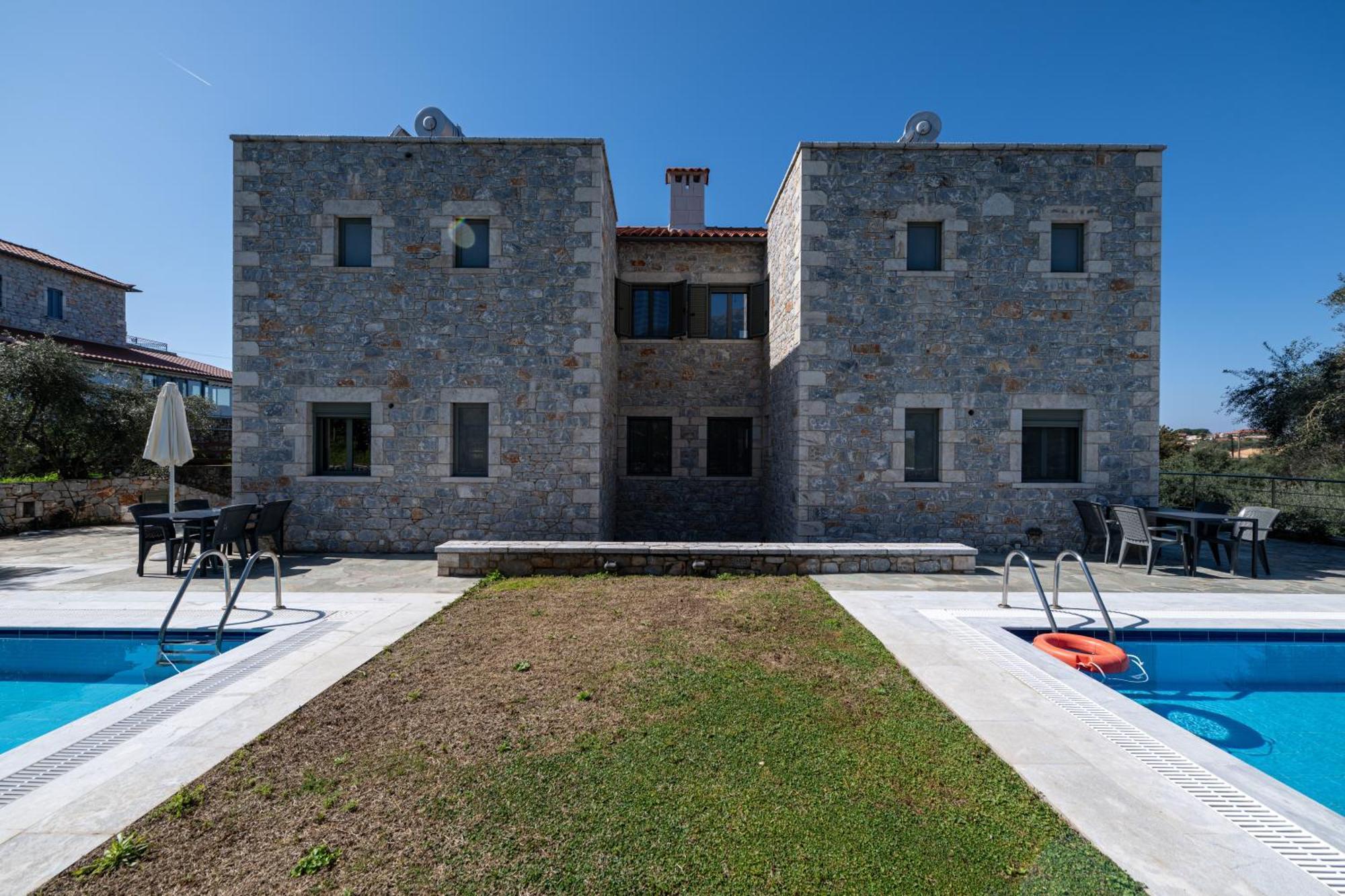 Torri Di Pietra Villa Stoupa Exterior photo