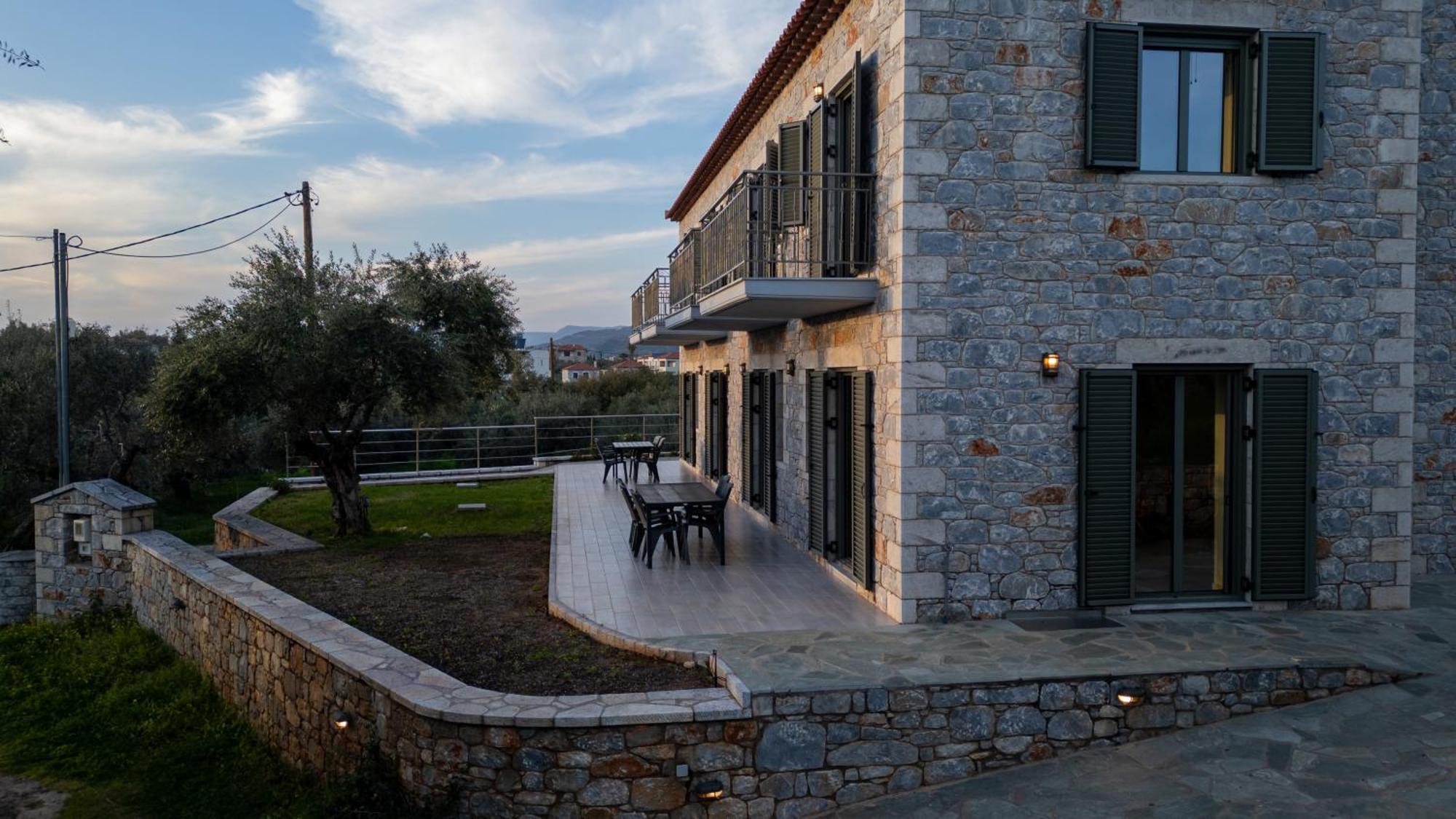 Torri Di Pietra Villa Stoupa Exterior photo