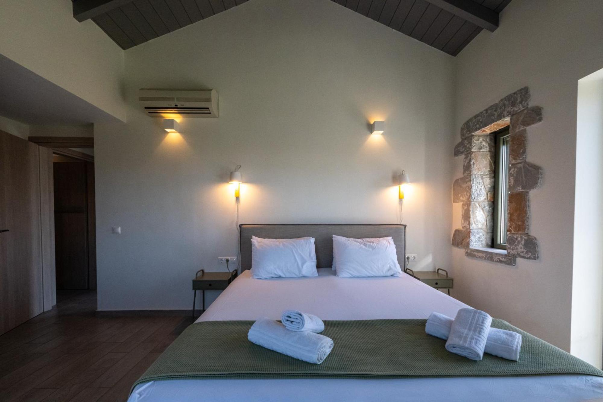 Torri Di Pietra Villa Stoupa Room photo