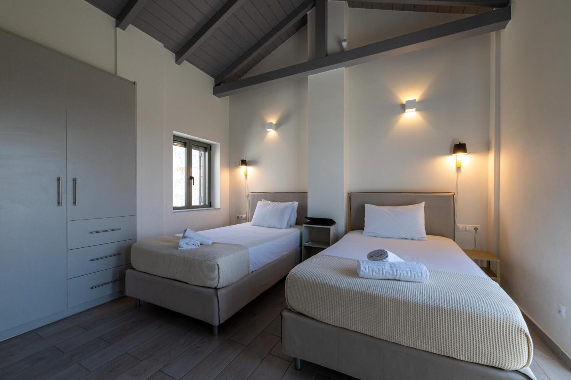 Torri Di Pietra Villa Stoupa Exterior photo