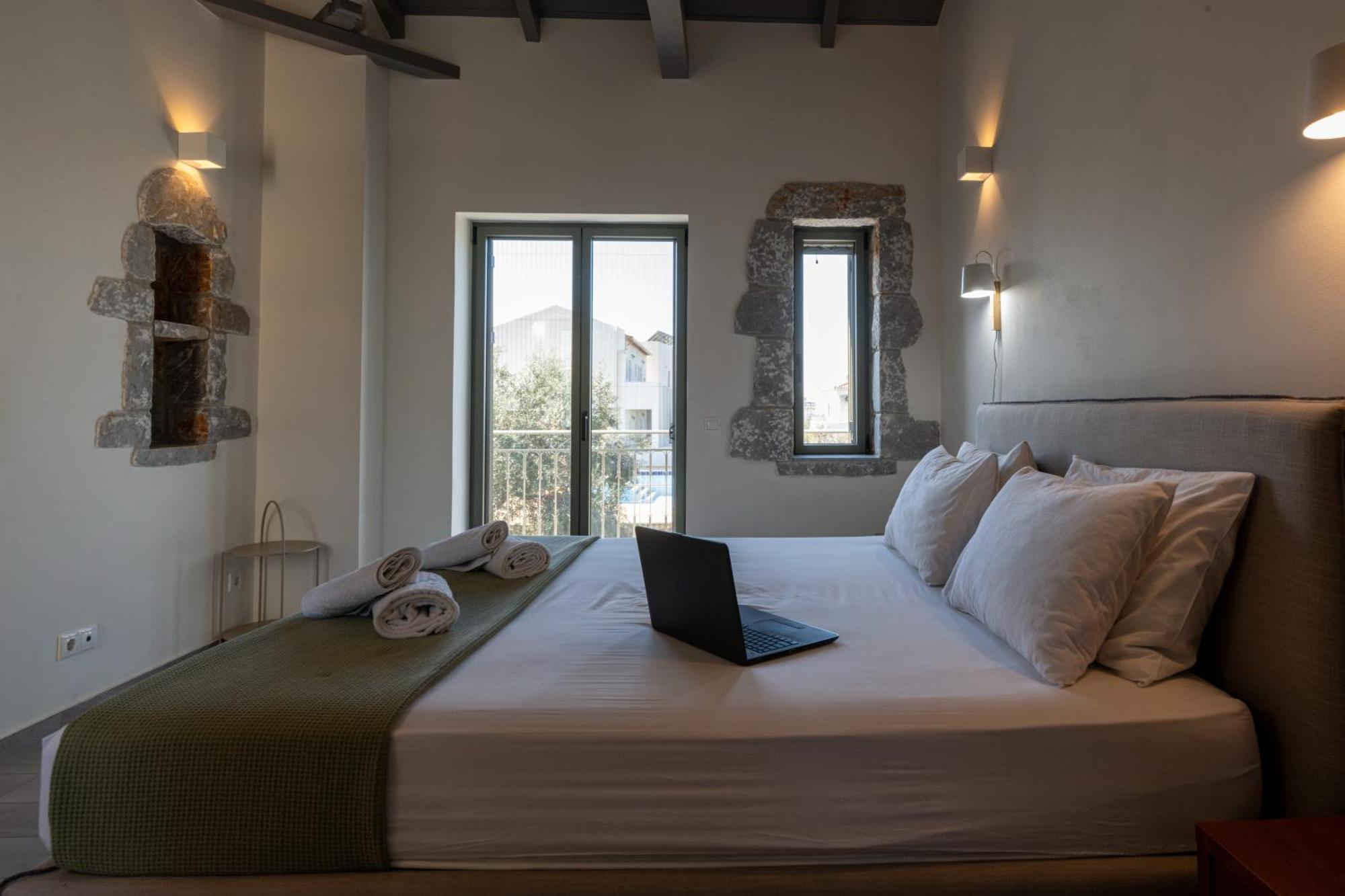 Torri Di Pietra Villa Stoupa Exterior photo