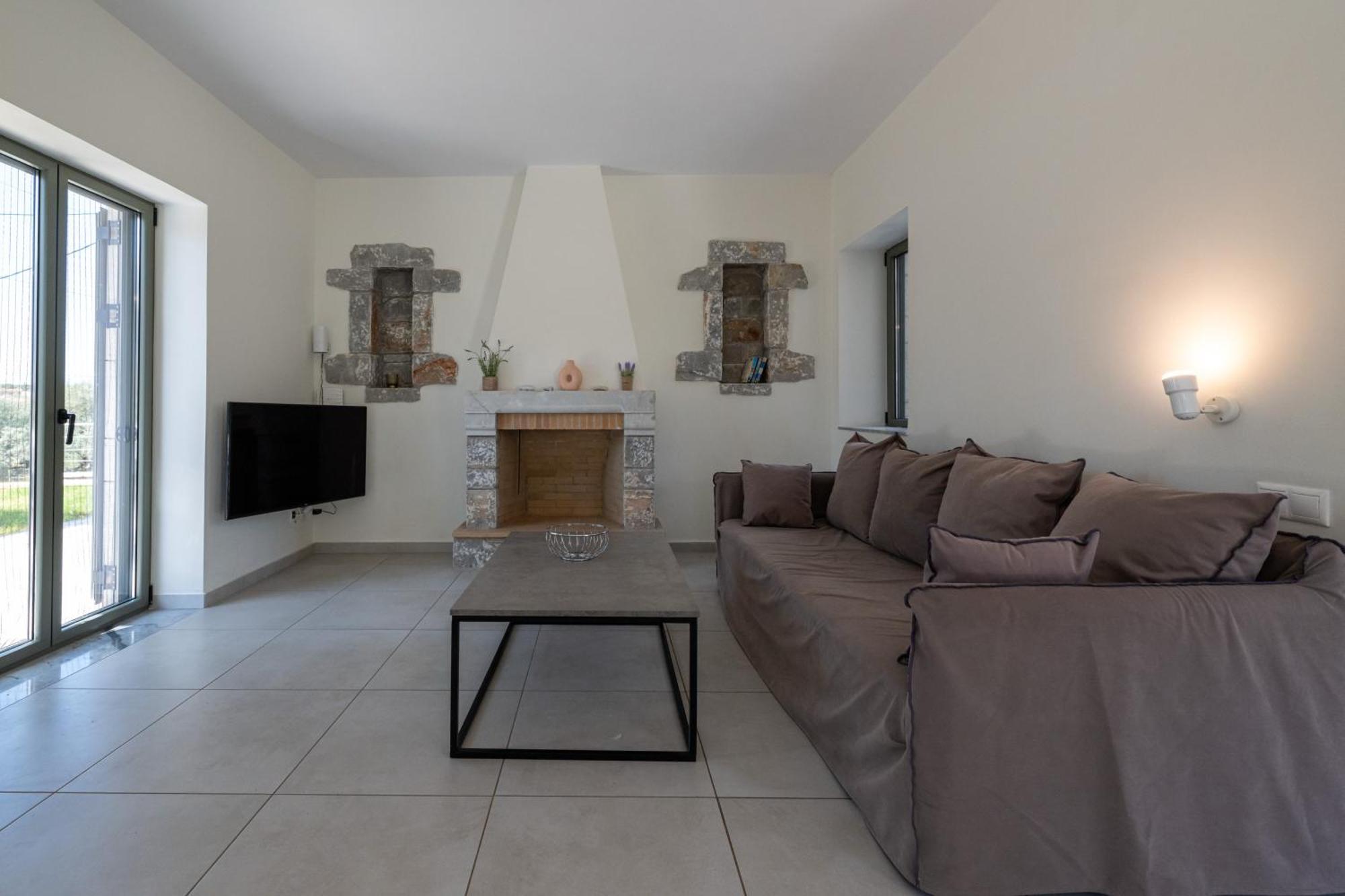 Torri Di Pietra Villa Stoupa Exterior photo