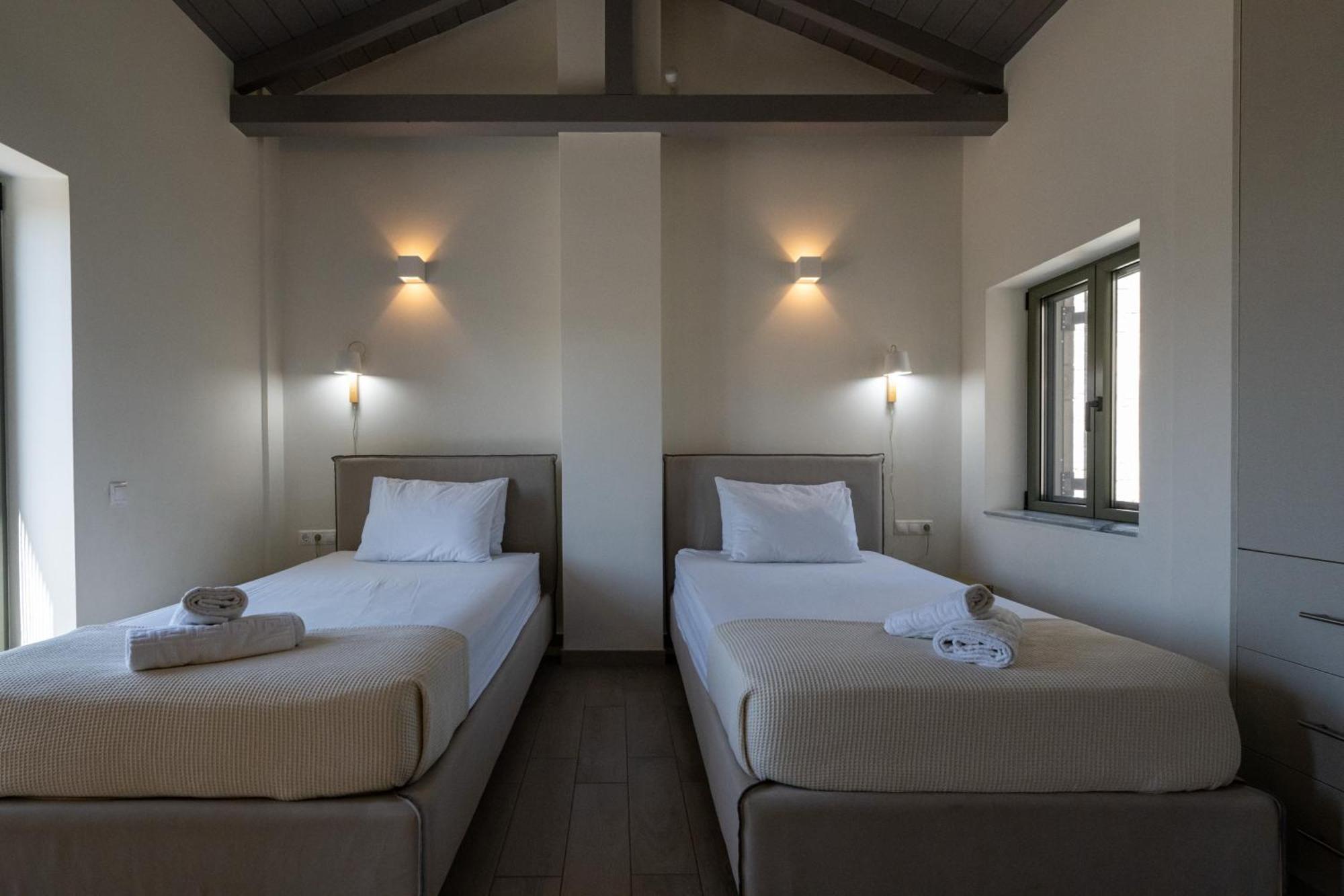 Torri Di Pietra Villa Stoupa Room photo